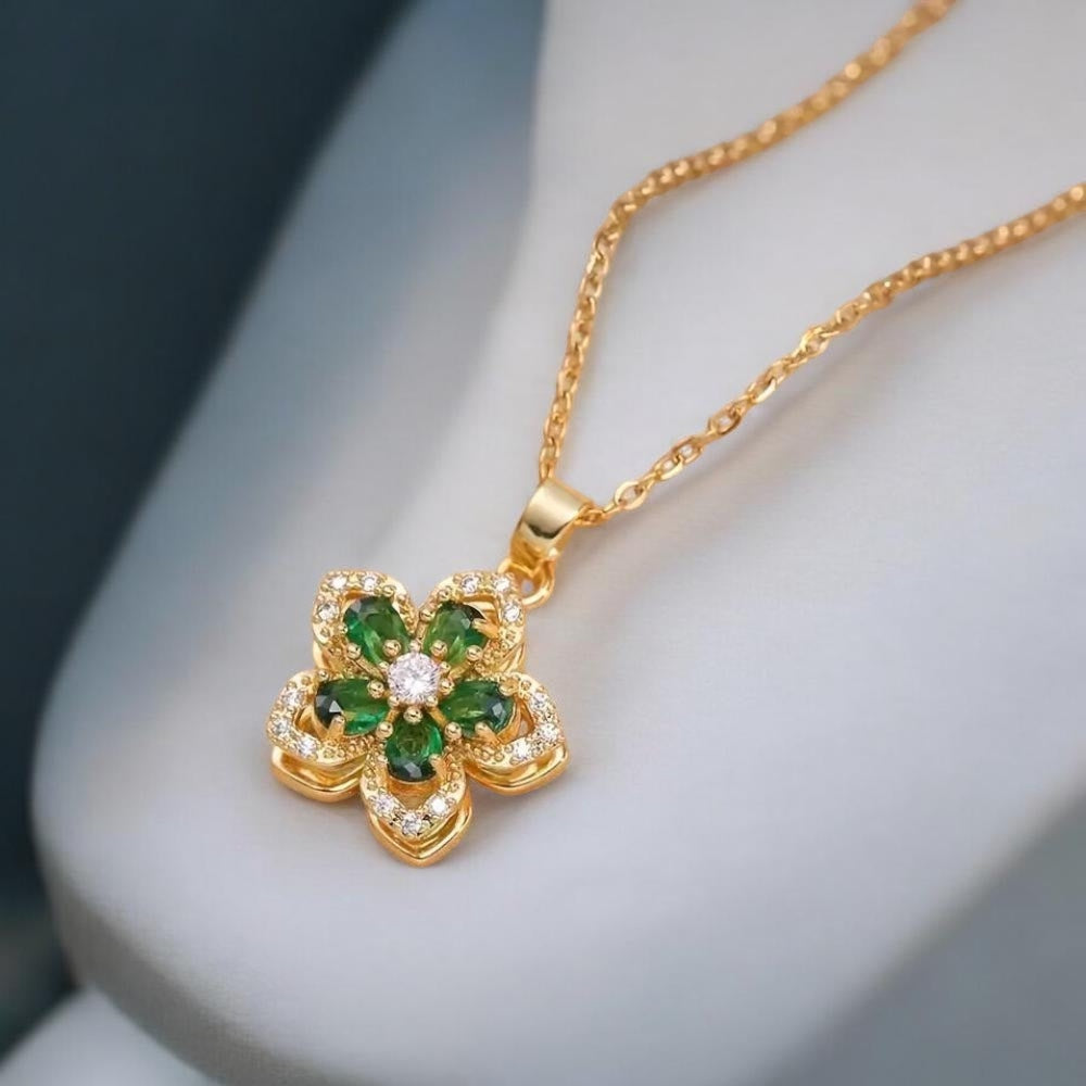 Rinestone Flower Pendant Necklace