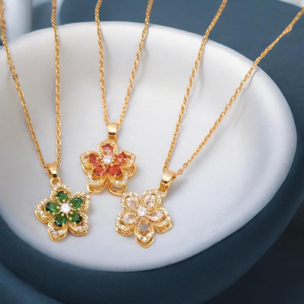 Rinestone Flower Pendant Necklace