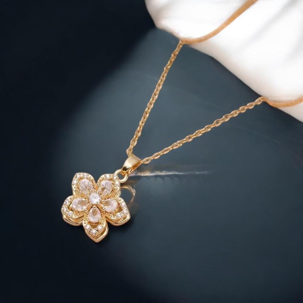 Rinestone Flower Pendant Necklace